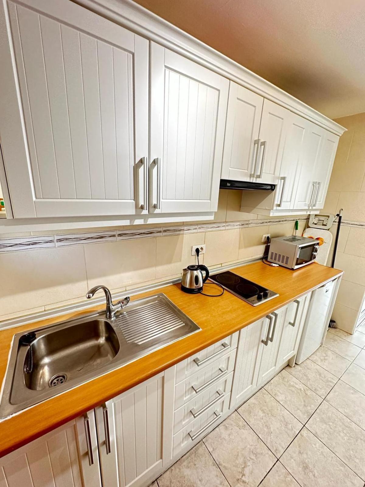 Firstline Apartment Los Cristianos Arona  Eksteriør billede
