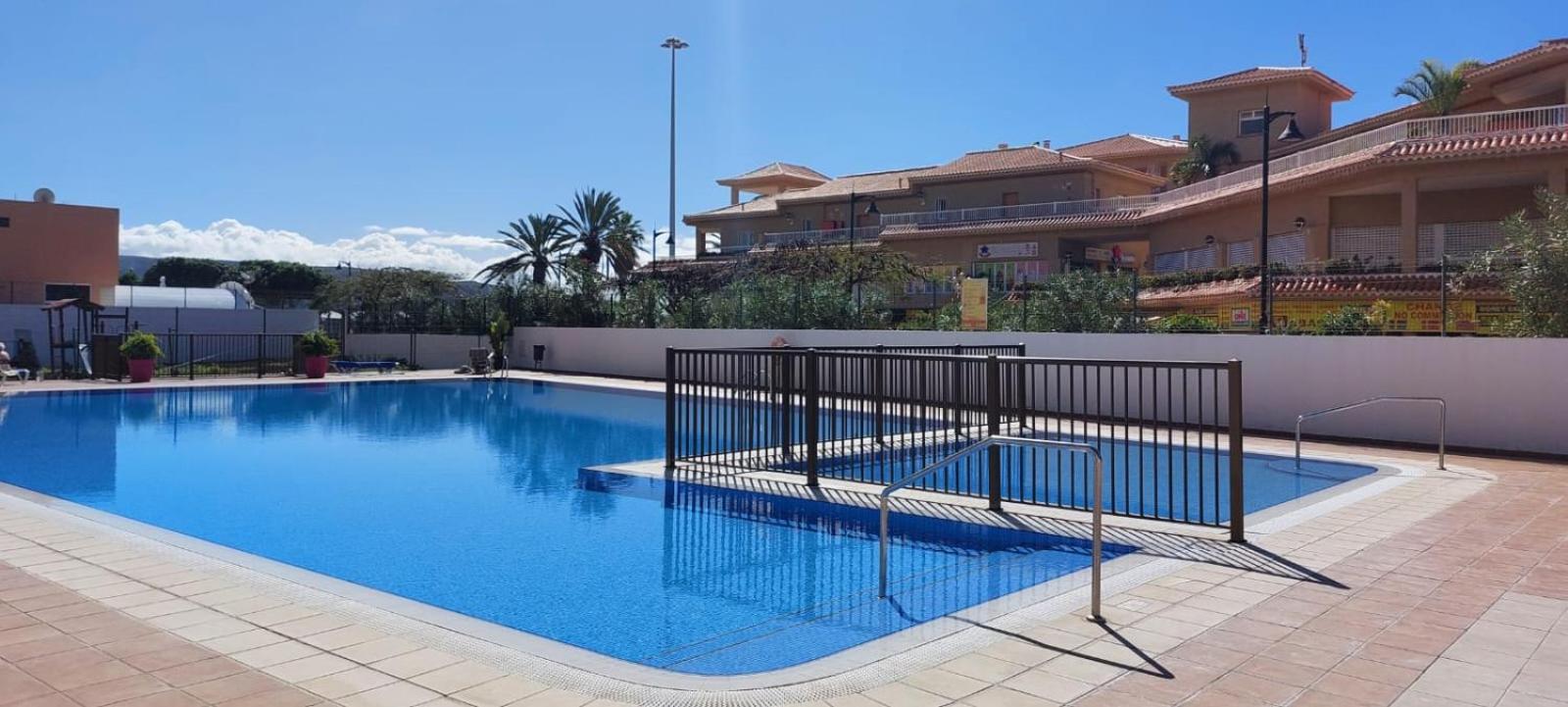 Firstline Apartment Los Cristianos Arona  Eksteriør billede