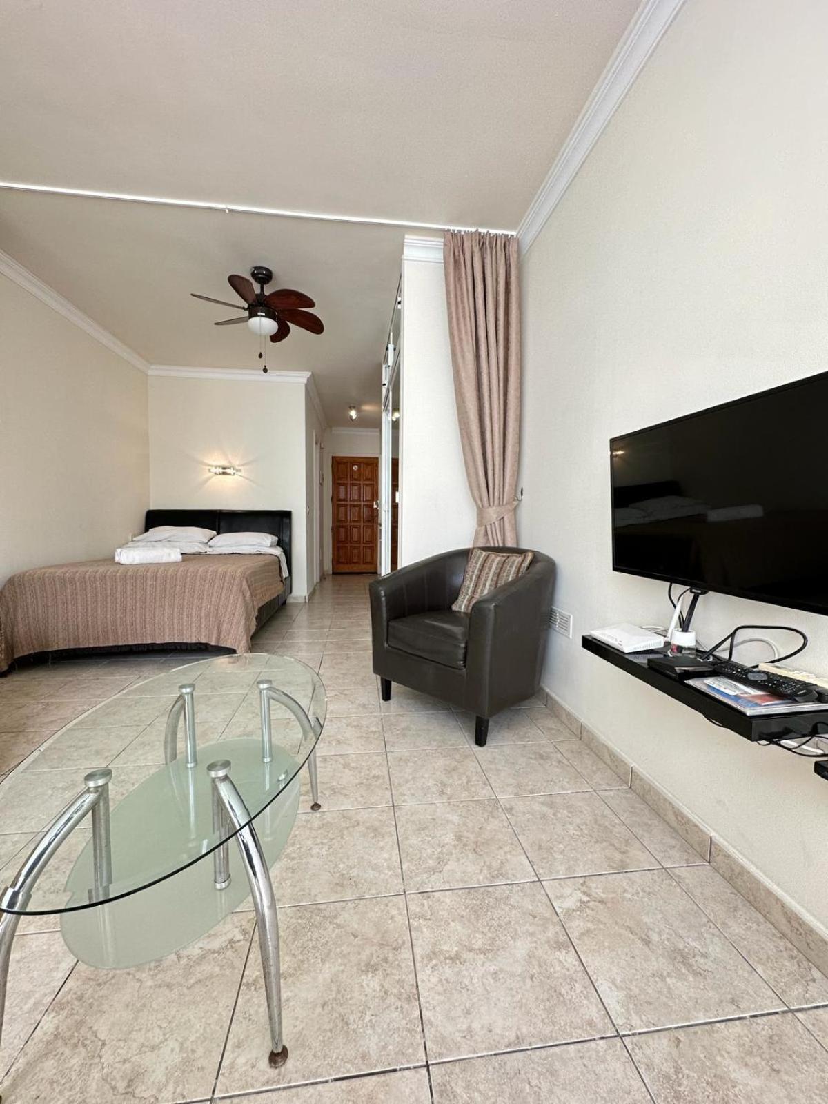 Firstline Apartment Los Cristianos Arona  Eksteriør billede