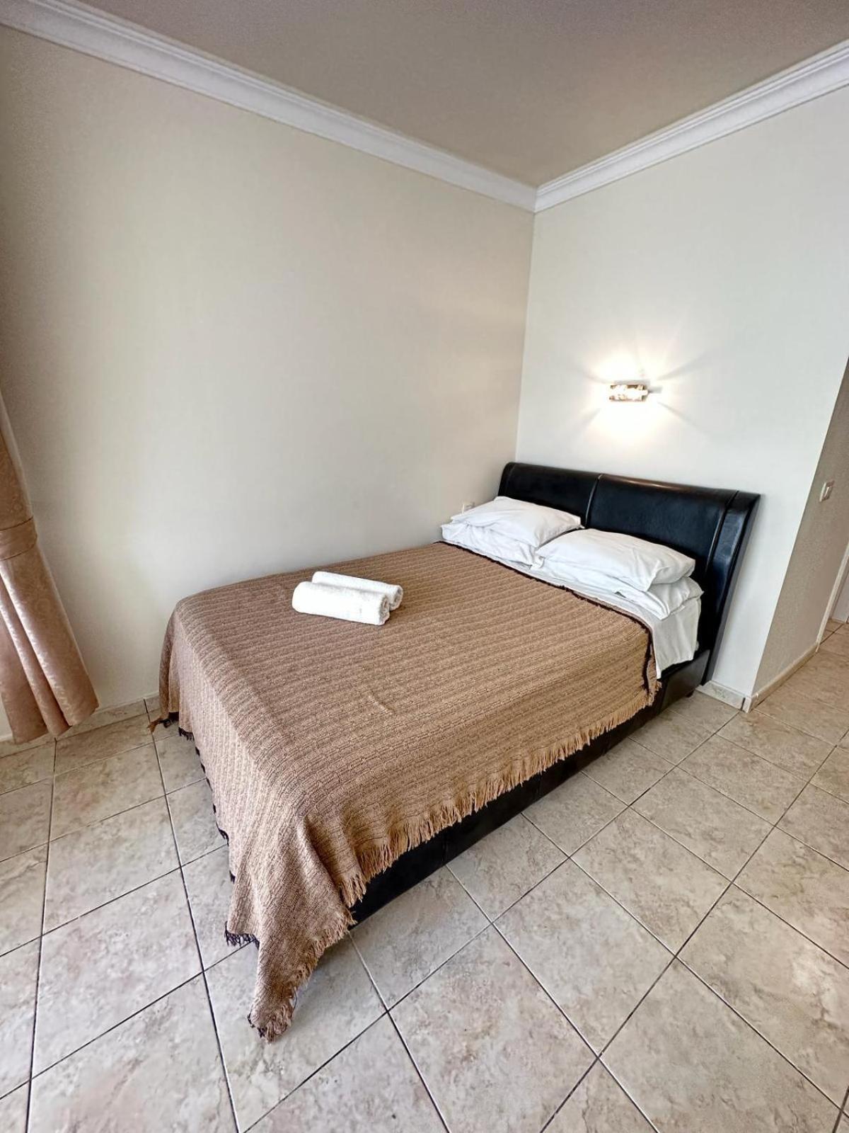 Firstline Apartment Los Cristianos Arona  Eksteriør billede