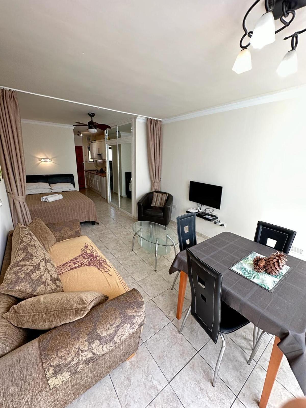 Firstline Apartment Los Cristianos Arona  Eksteriør billede