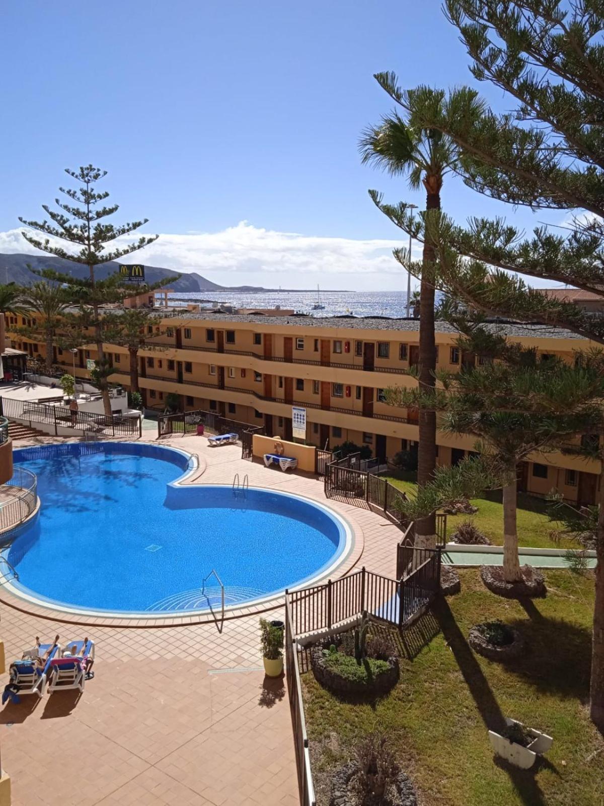 Firstline Apartment Los Cristianos Arona  Eksteriør billede