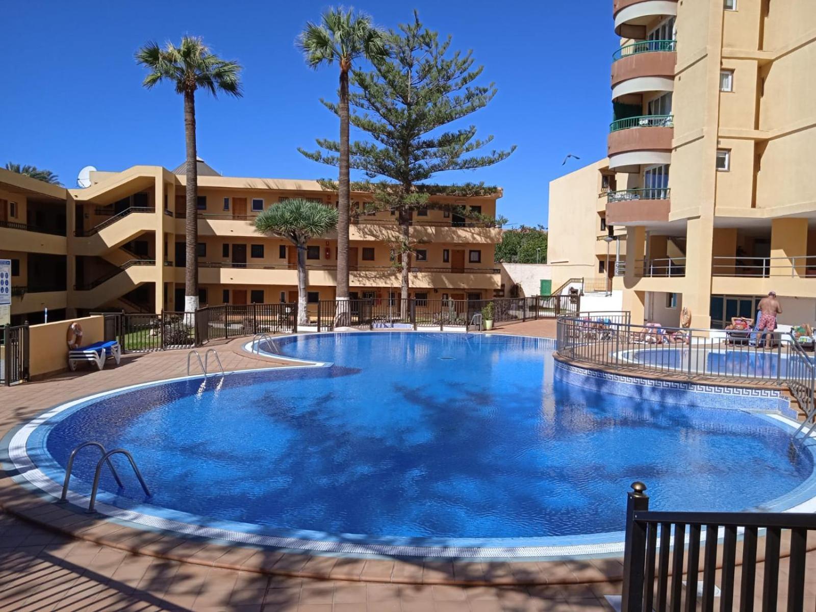 Firstline Apartment Los Cristianos Arona  Eksteriør billede