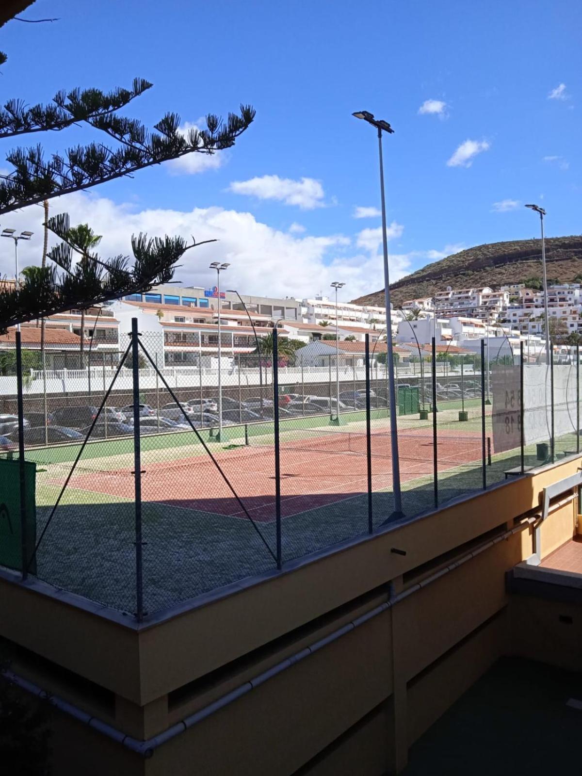 Firstline Apartment Los Cristianos Arona  Eksteriør billede