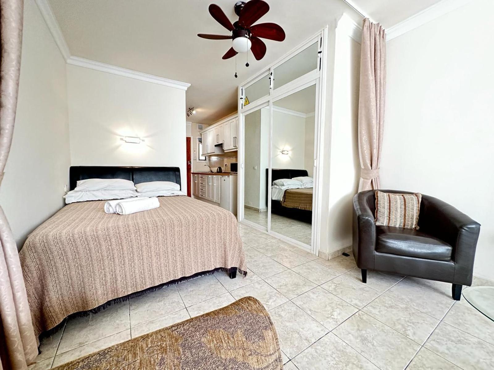 Firstline Apartment Los Cristianos Arona  Eksteriør billede