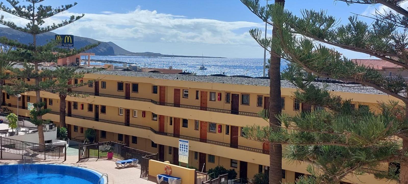 Firstline Apartment Los Cristianos Arona  Eksteriør billede